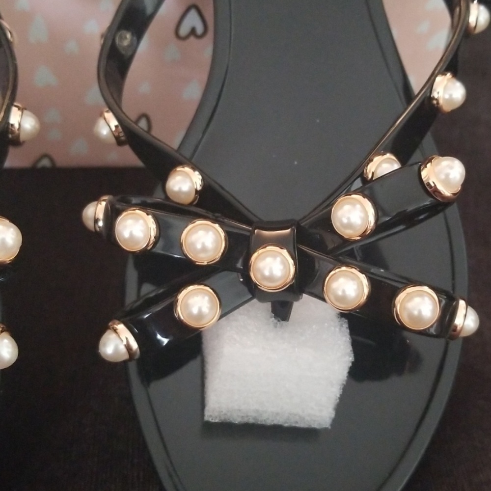 Victoria Adames Sandals in Black - Picture 7 of 8